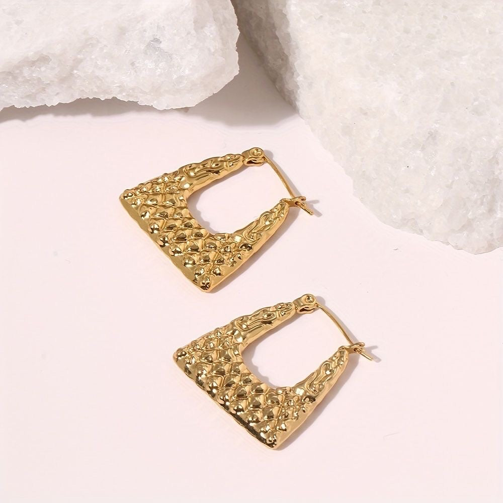 Geometric minimal earrings