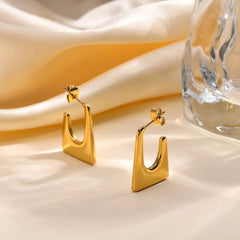 Geometrical minimal earrings