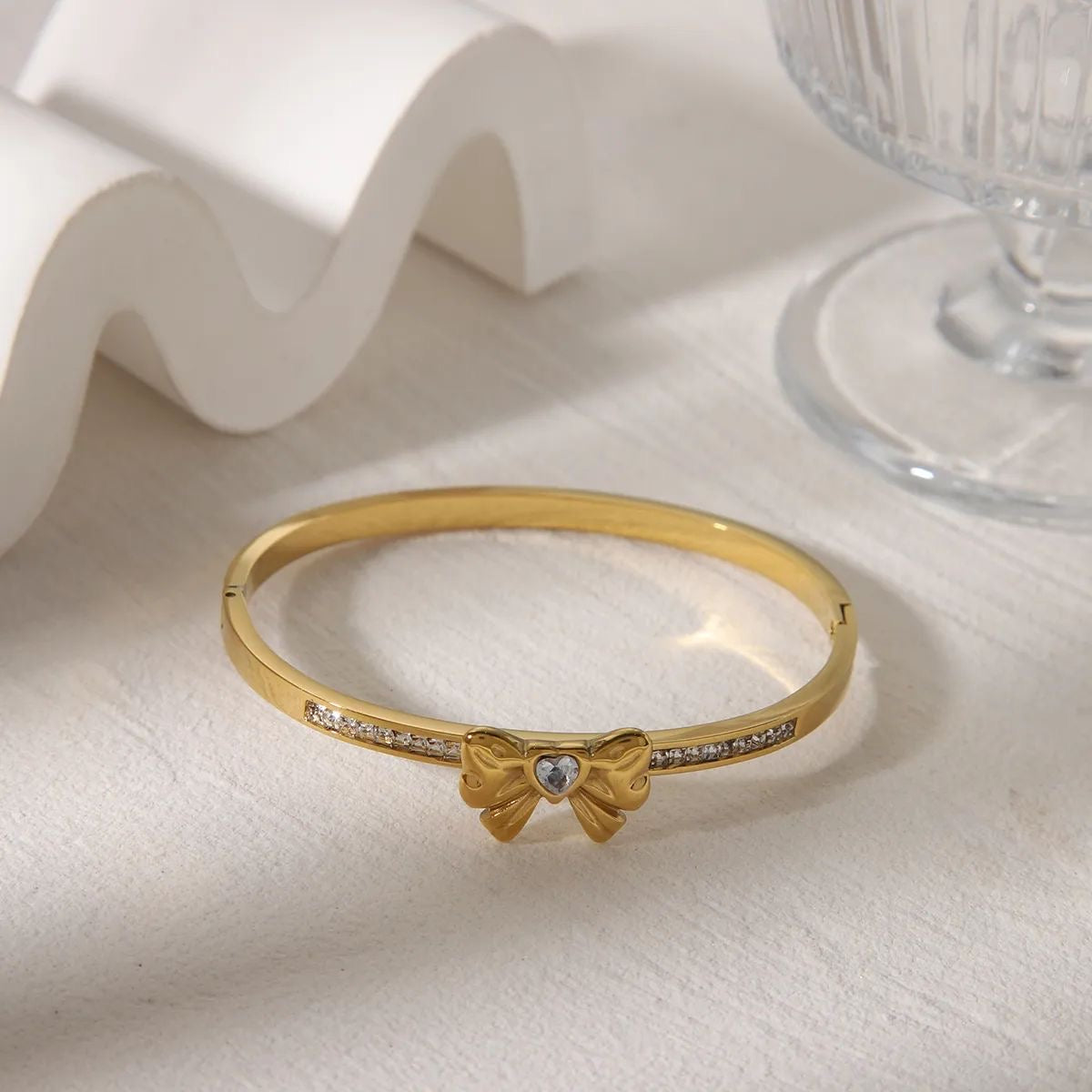 Bow bangle