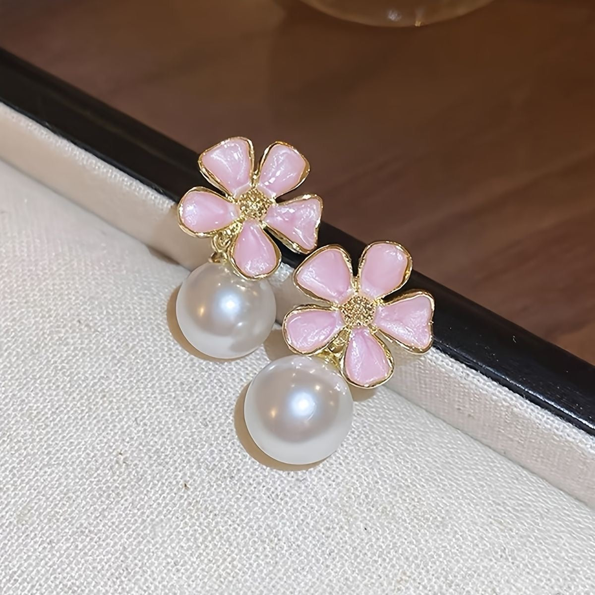 Pearl flower earrings